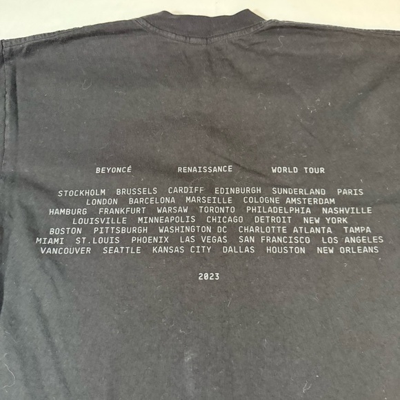 Official Beyoncé Renaissance Tour Black Short Sleeve Tee with Graphic Design - Picture 8 of 9